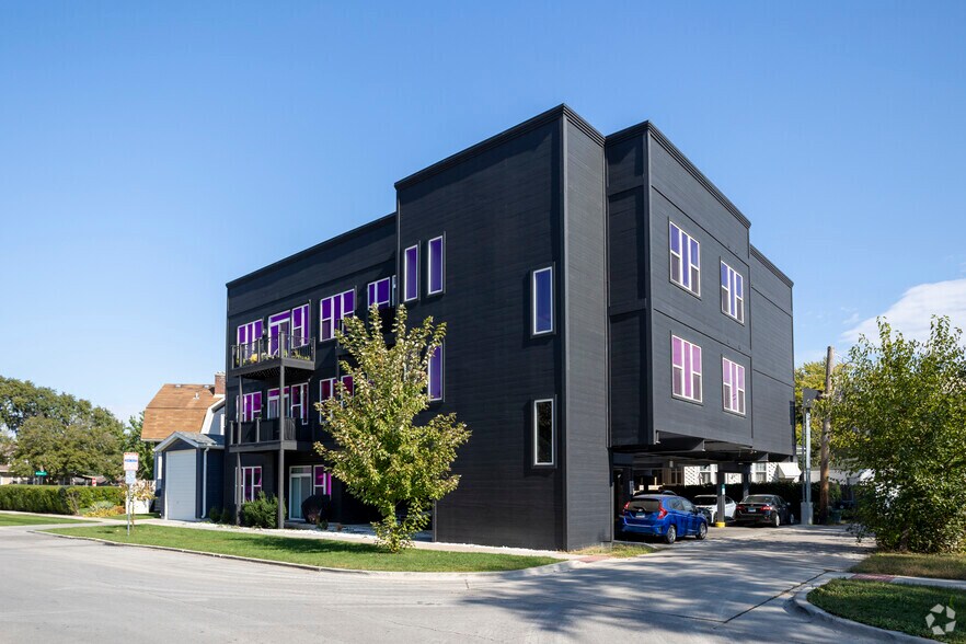 More Photos Of 3708 Grand Blvd, Brookfield Apartments For Lease