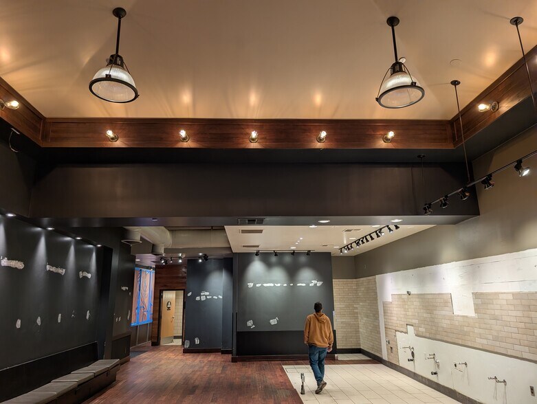 More Photos Of 11000 Crow Canyon Rd, Danville Unknown For Lease