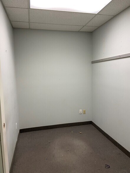 More Photos Of 100 Steeles Ave W, Vaughan Freestanding For Lease