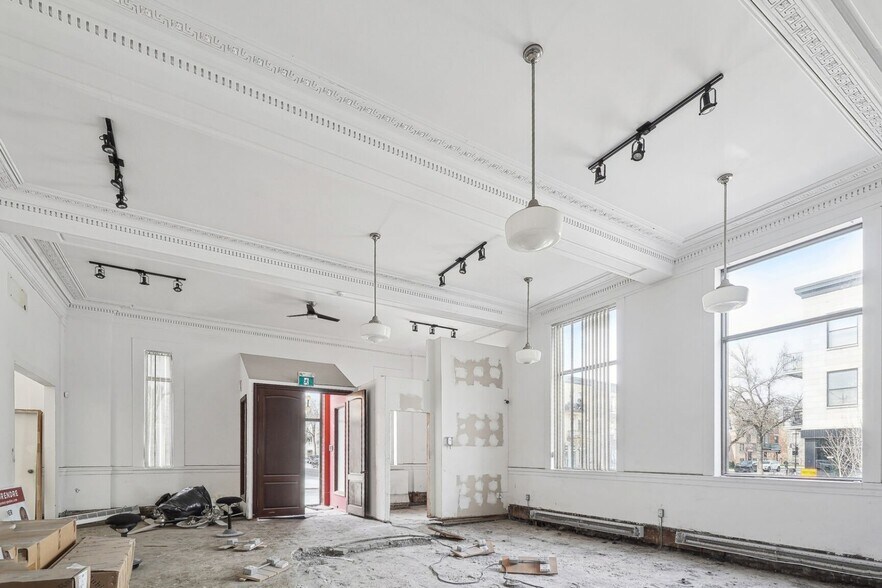 More Photos Of 4866 Rue Sainte-Catherine E E, Montréal Office For Sale