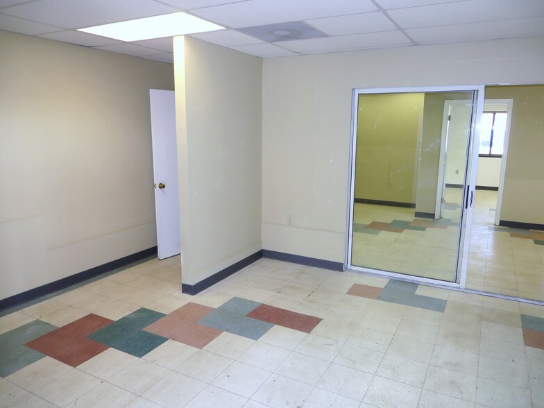 More Photos Of 5714 Industry Ln, Frederick Warehouse For Lease