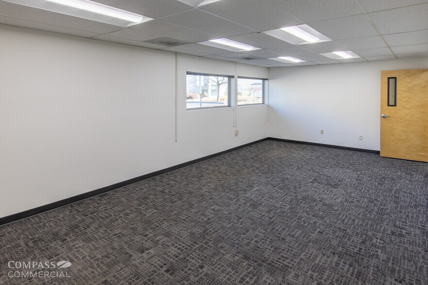 More Photos Of 1645 NE Forbes Rd, Bend Office For Lease