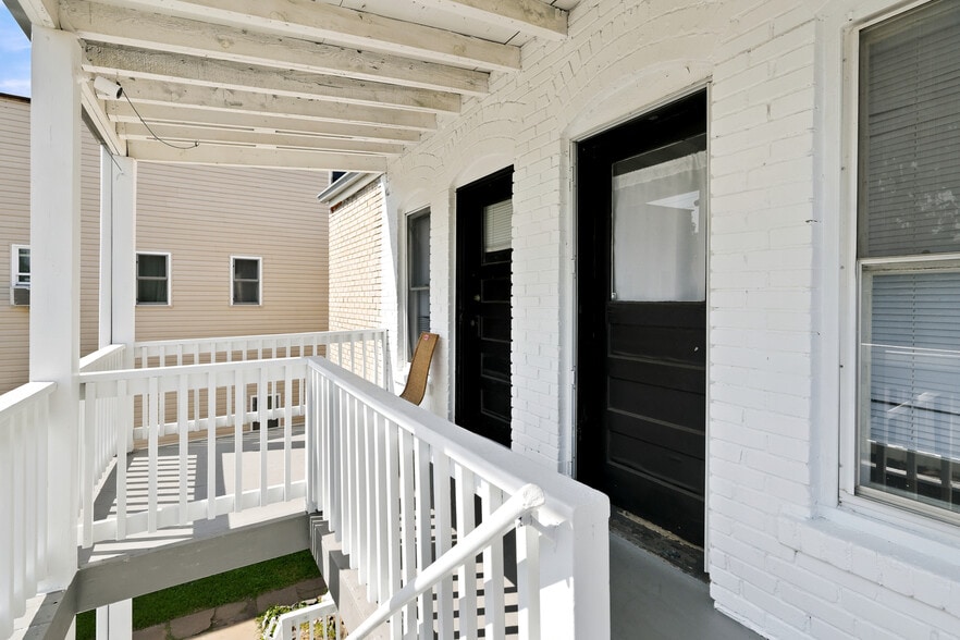 More Photos Of 2641 Lyndale Ave S, Minneapolis Apartments For Sale