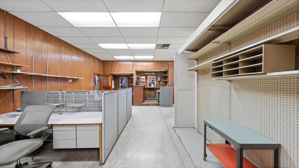 More Photos Of 1722 Morgan Rd, Sunnyside Warehouse For Sale