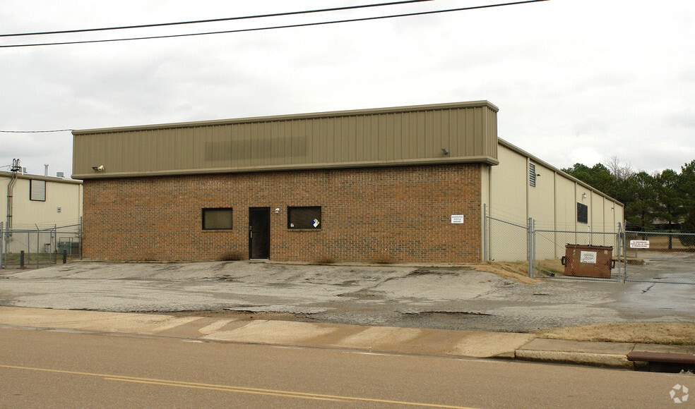 Primary Photo Of 4640 Damascus Rd, Memphis Warehouse For Lease