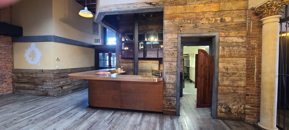 More Photos Of 189 Liberty St NE, Salem General Retail For Lease