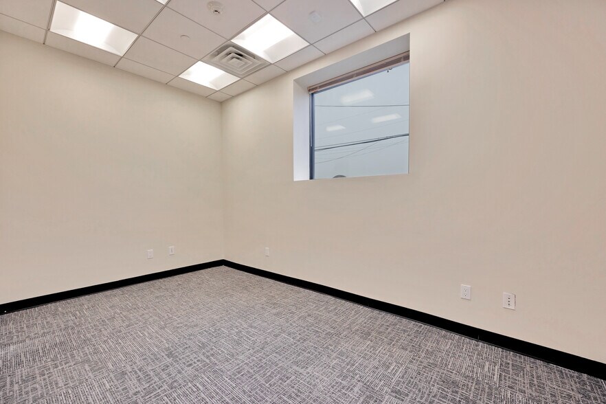 More Photos Of 169 Liberty Ave, Mineola Office For Sale
