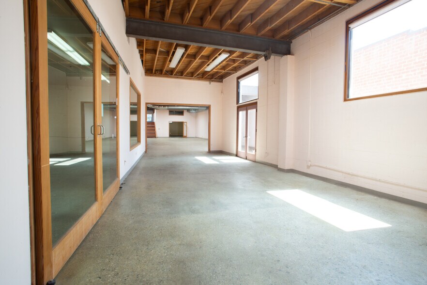 More Photos Of 2228 Barry Ave, Los Angeles Warehouse For Lease