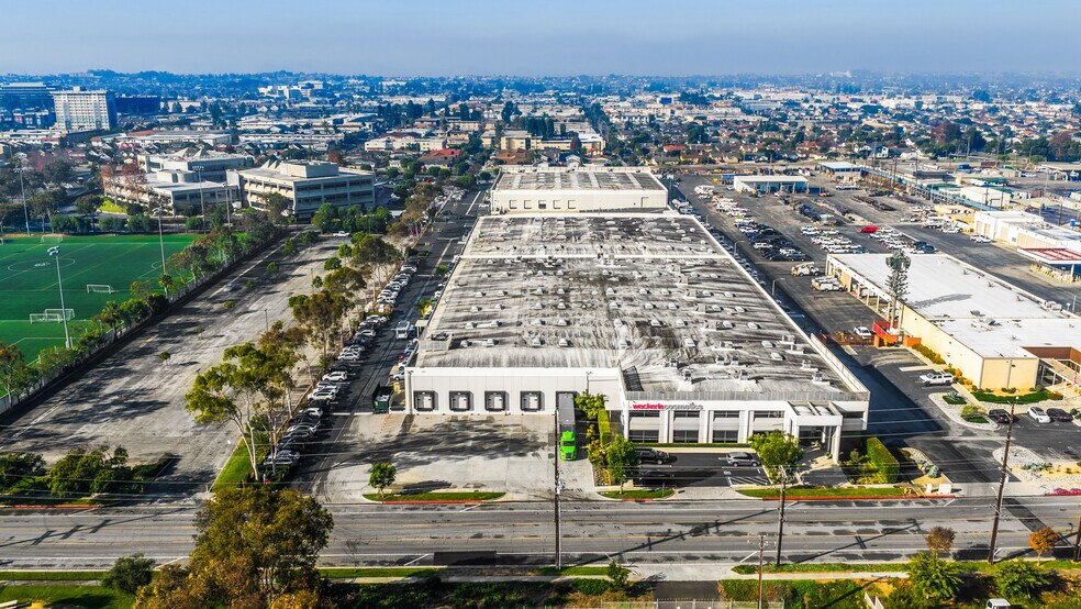 More Photos Of 525 Maple Ave, Torrance Distribution For Lease