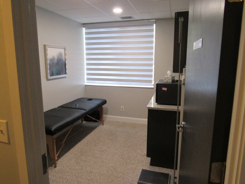 More Photos Of 595 W Granada Blvd, Ormond Beach Medical For Sale