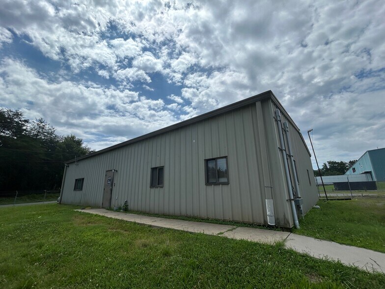 More Photos Of 368 Friendly Road, Ridgeway Industrial For Sale