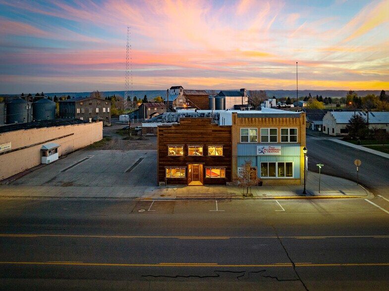 More Photos Of 417 Main St, Ashton Specialty For Sale