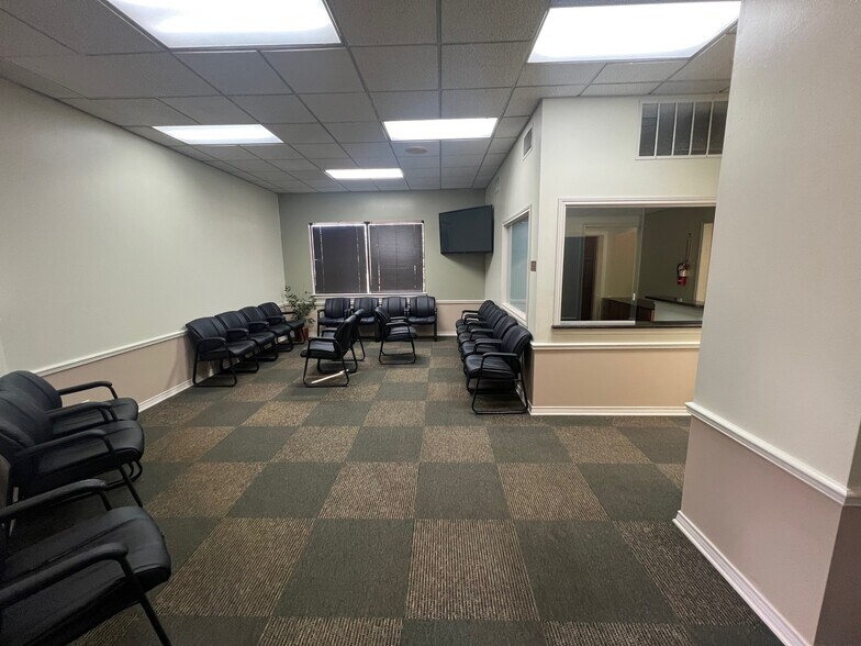 More Photos Of 1519 E Front St, Tyler Medical For Sale