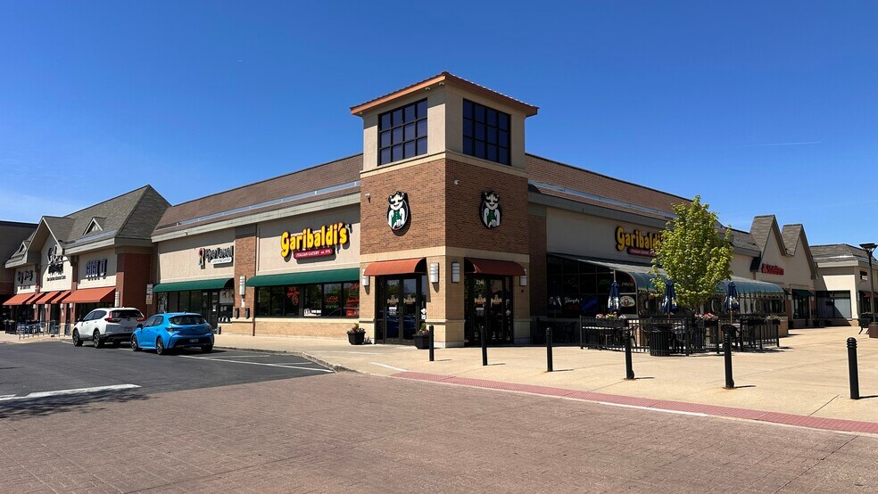 More Photos Of 2300-2350 W Higgins Rd, Hoffman Estates Unknown For Lease