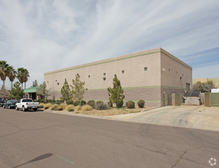 More Photos Of 855 N Acacia Dr, Gilbert Distribution For Lease