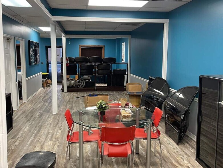 More Photos Of 9161 131st Pl N, Largo Warehouse For Lease