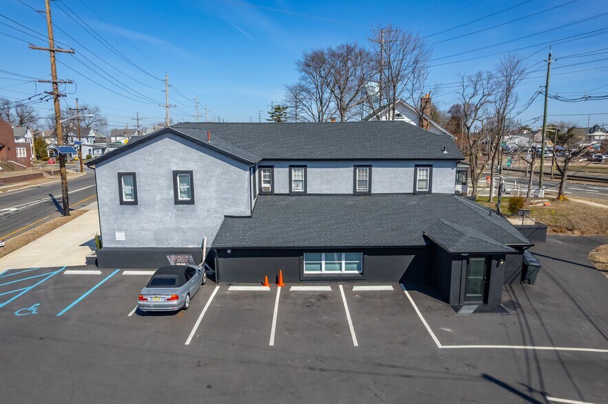 More Photos Of 212 Gateway Blvd, Westville Office Residential For Sale