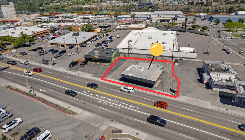 Primary Photo Of 849 S Mission St, Wenatchee General Retail For Sale