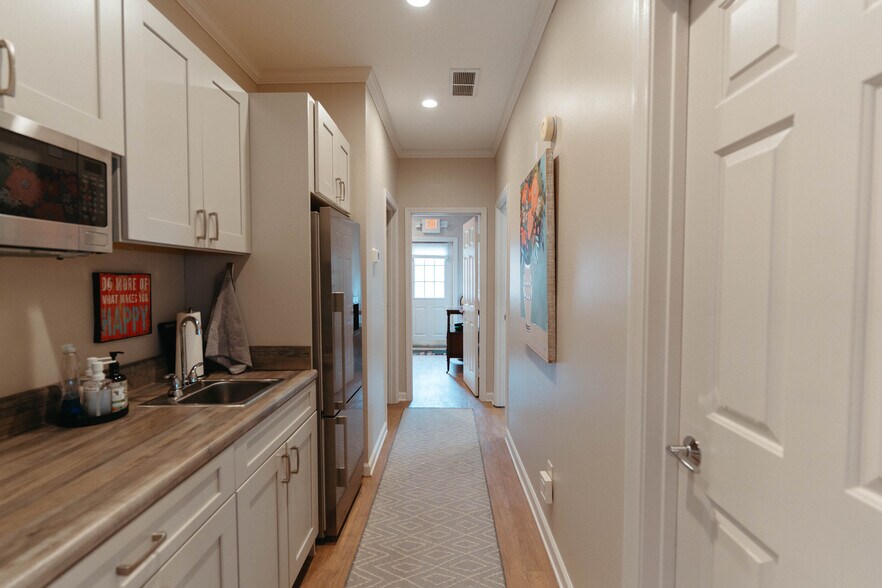 More Photos Of 540 SE Powder Springs St, Marietta Office Residential For Sale