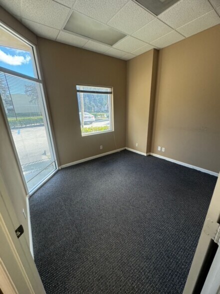 More Photos Of 1410 Park Ln S, Jupiter Warehouse For Lease