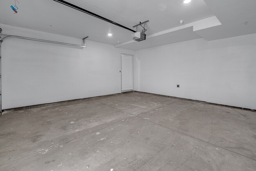 More Photos Of 2042 E El Segundo Blvd, Compton Apartments For Sale