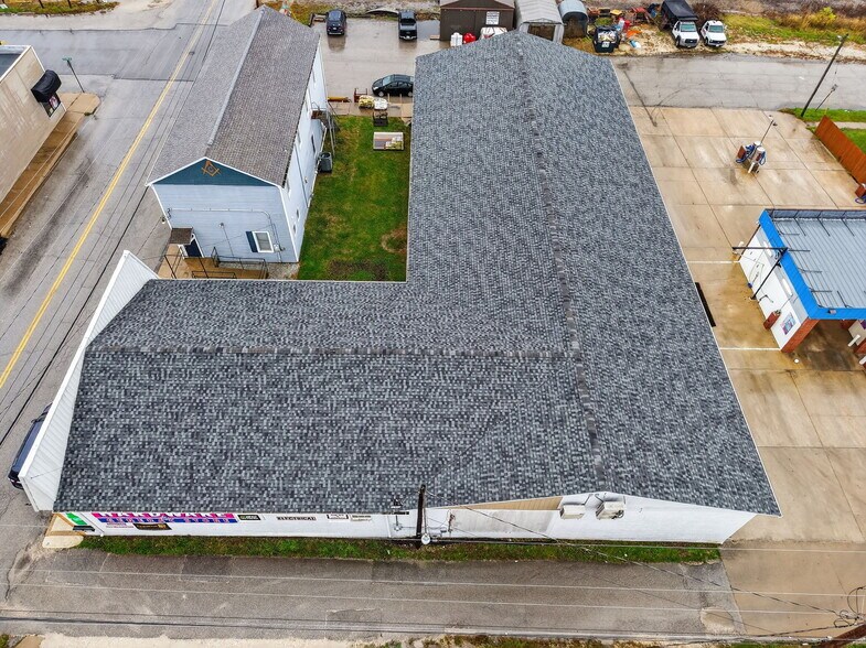 More Photos Of 103 W 2nd St N, Wright City General Retail For Sale