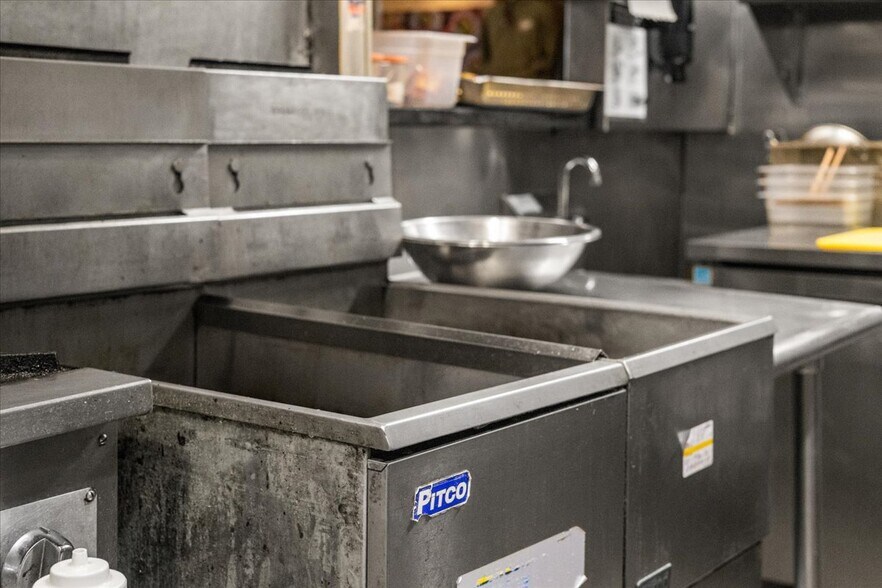 More Photos Of 454 Mountain Rd, Stowe Convenience Store For Sale