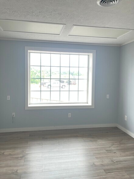 More Photos Of 149 Linden Rd, Centerville Office Residential For Sale