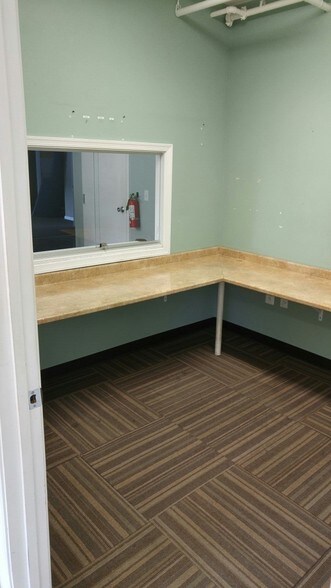More Photos Of 20 Mayo Rd, Edgewater Storefront Retail Office For Lease