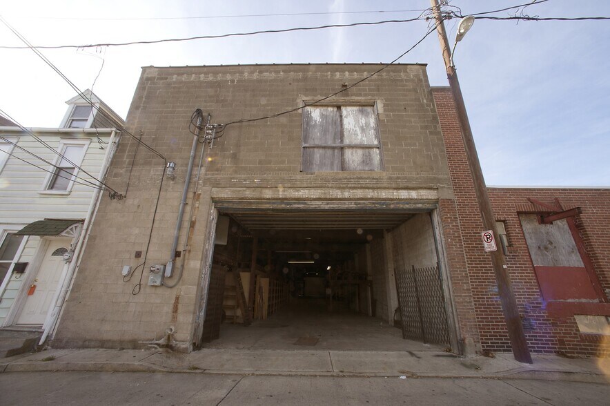 More Photos Of 920 Utica St, Allentown Unknown For Lease