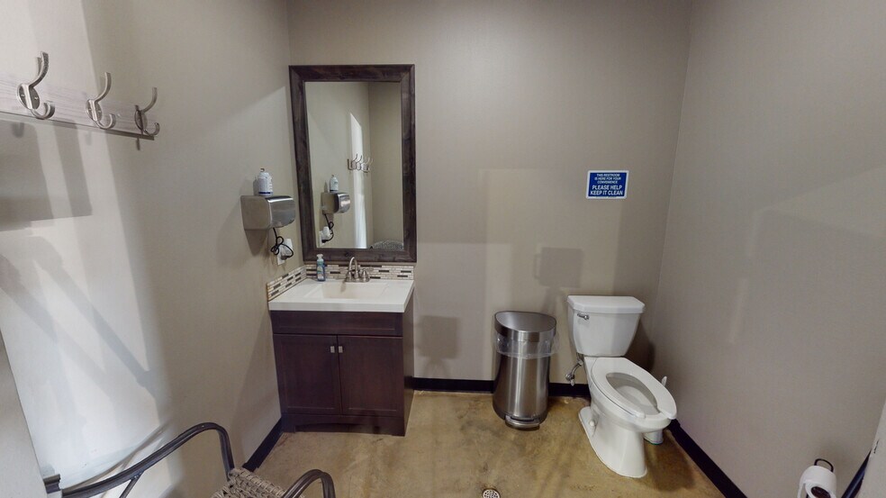 More Photos Of 1215 NW 1st Plz, Andrews Restaurant For Sale