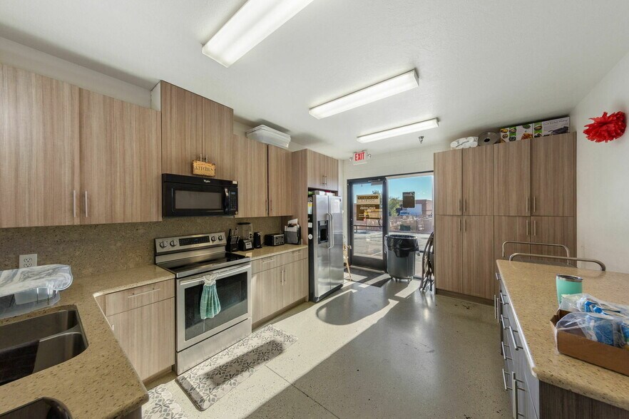 More Photos Of 457 N Old Highway 91, Hurricane Warehouse For Sale