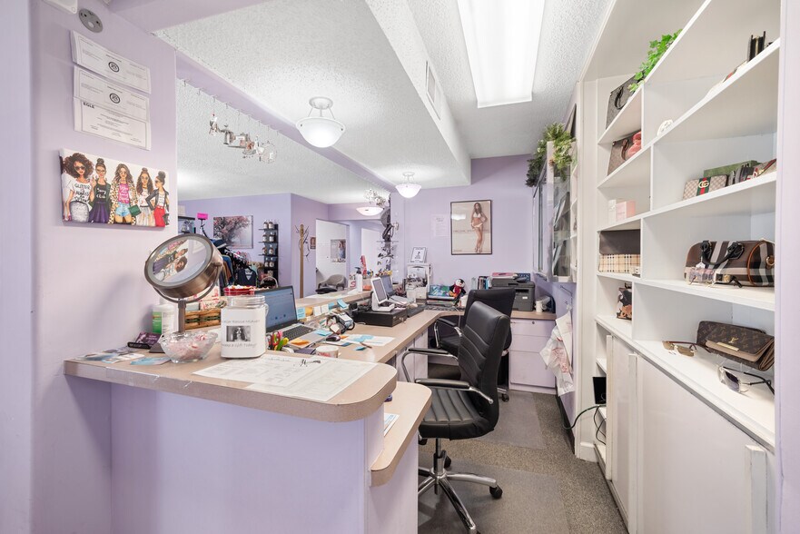 More Photos Of 4680 Dixie Hwy, Waterford Freestanding For Sale