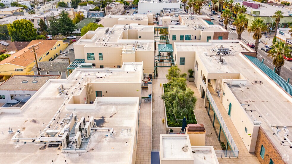 More Photos Of 2300 Wilshire Blvd, Santa Monica Apartments For Lease