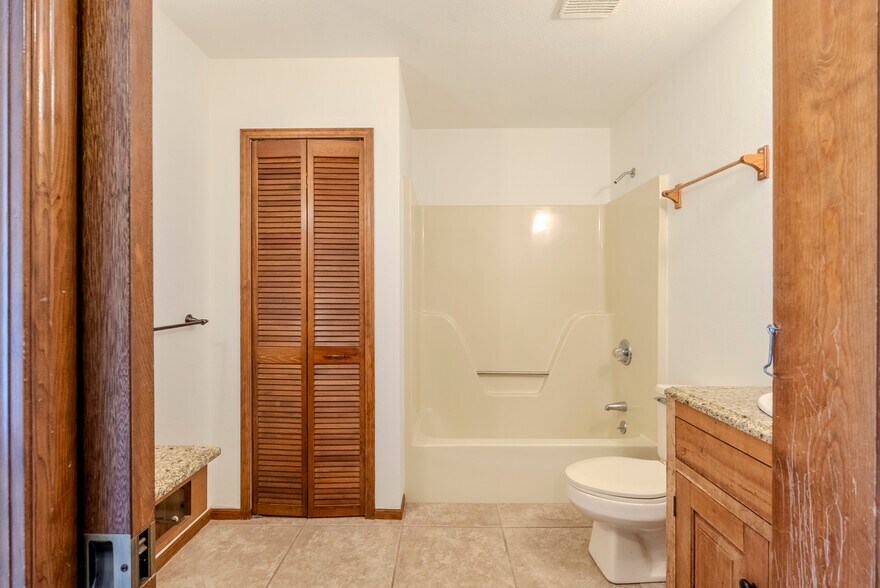 More Photos Of 8356 Sylva Rd, Franklin Office For Sale