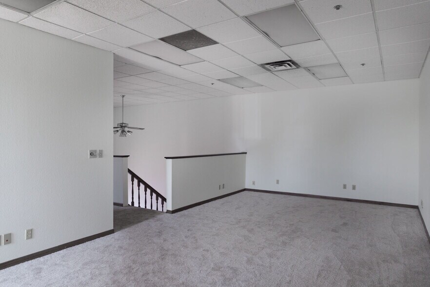 More Photos Of 321 NE Wilson St, Minneapolis Light Distribution For Lease