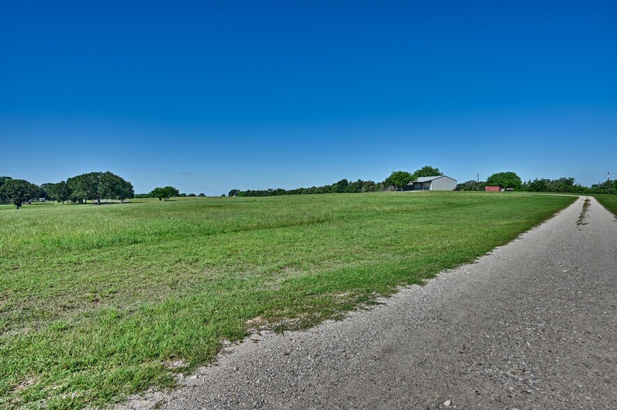 More Photos Of 126 S Berlin Rd, Brenham Specialty For Sale