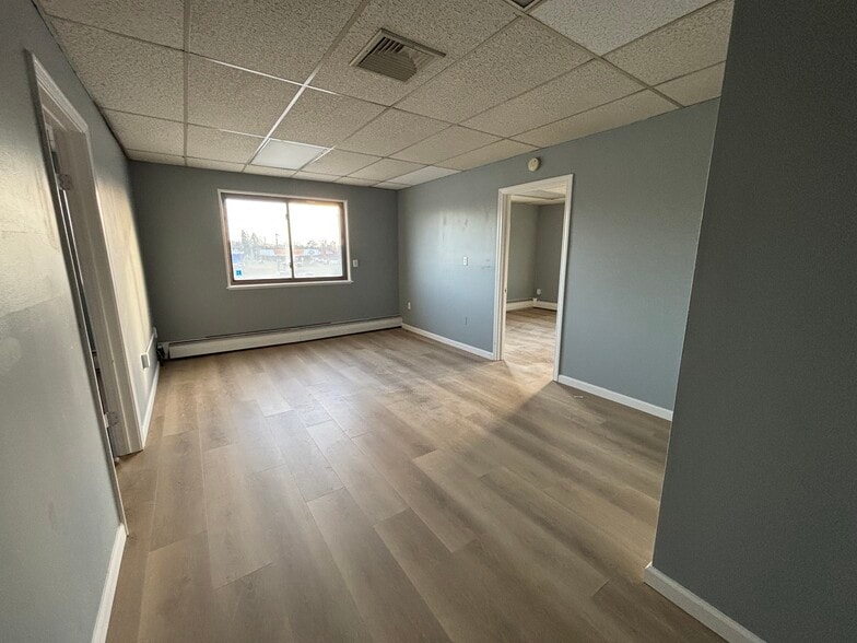 More Photos Of 542-544 Main St, Cromwell Freestanding For Lease