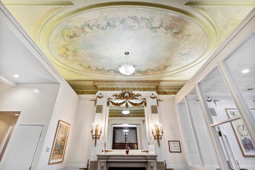 More Photos Of 2112 Walnut St, Philadelphia Office Residential For Sale