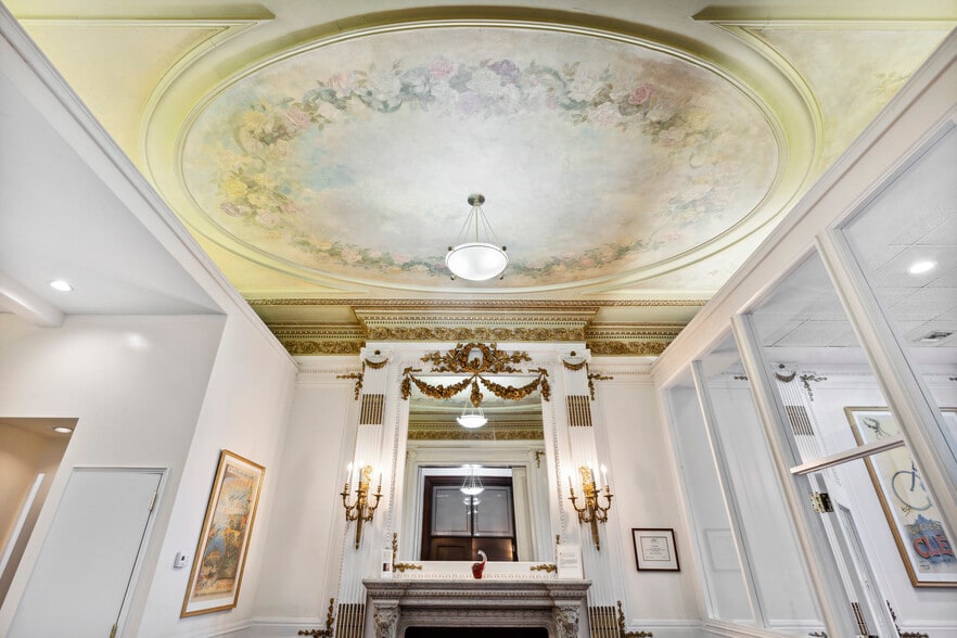 More Photos Of 2112 Walnut St, Philadelphia Office Residential For Sale