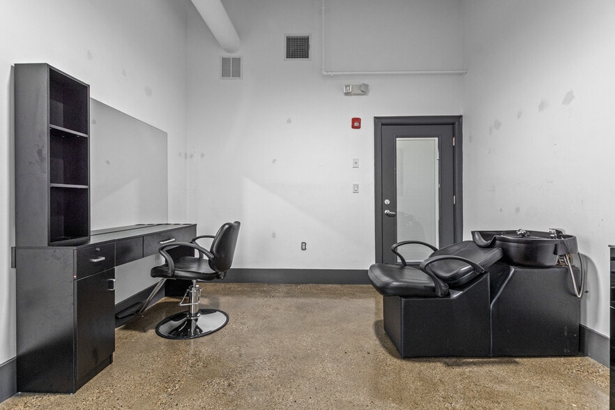 More Photos Of 22-44 Eastern Ave, Malden Office For Lease