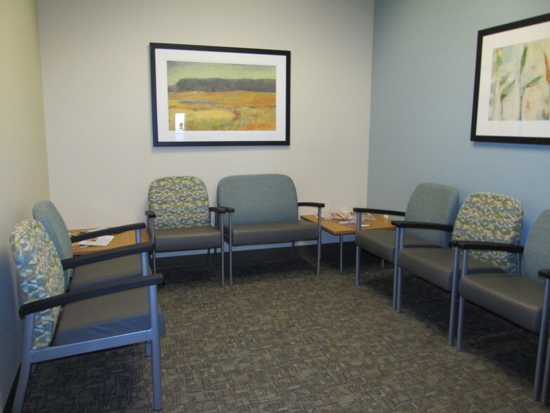 More Photos Of 515 E Division Rd, Rockford Freestanding For Lease