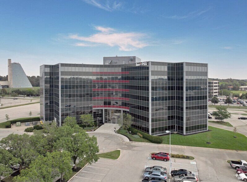 More Photos Of 8910 Purdue Rd, Indianapolis Office For Sale