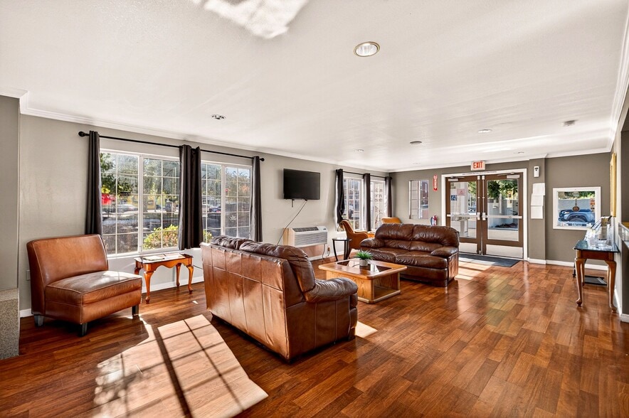 More Photos Of 725 Broadway St, Chico Hotel For Sale