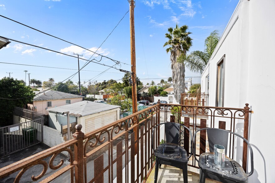 More Photos Of 616 Sunset Ave, Venice Apartments For Sale