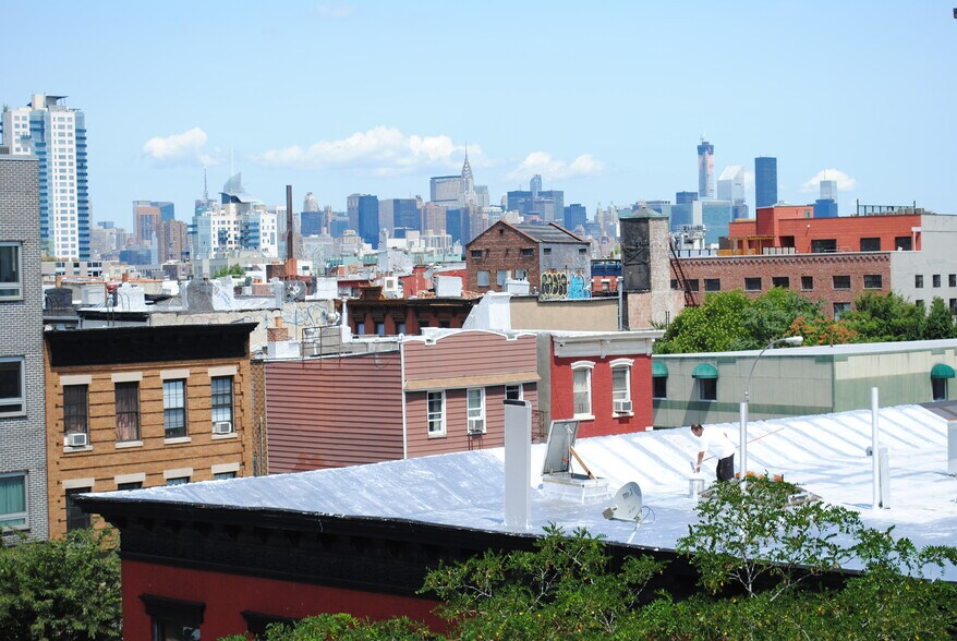 More Photos Of 276 Grand St, Brooklyn Storefront Retail Residential For Lease