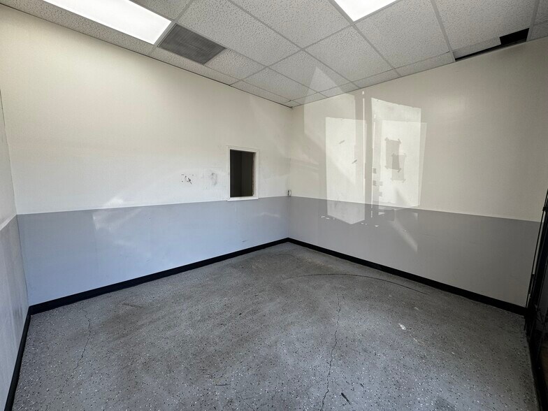 More Photos Of 15191 Beach Blvd, Westminster Unknown For Lease