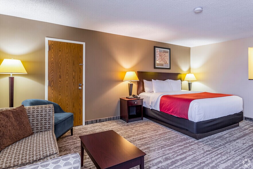 More Photos Of 441 Rio Concho Dr, San Angelo Hotel For Sale