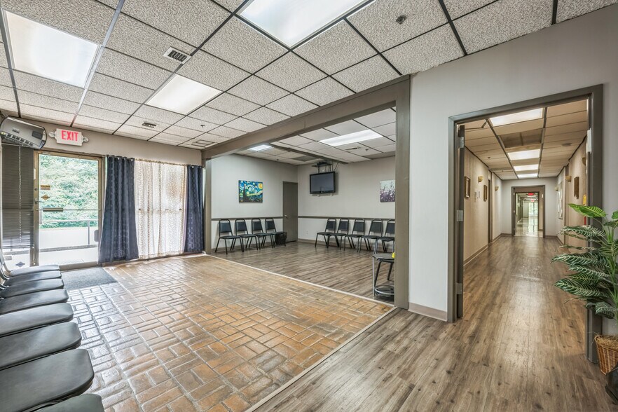 More Photos Of 2169 Commerce Blvd, Irondale Office For Sale