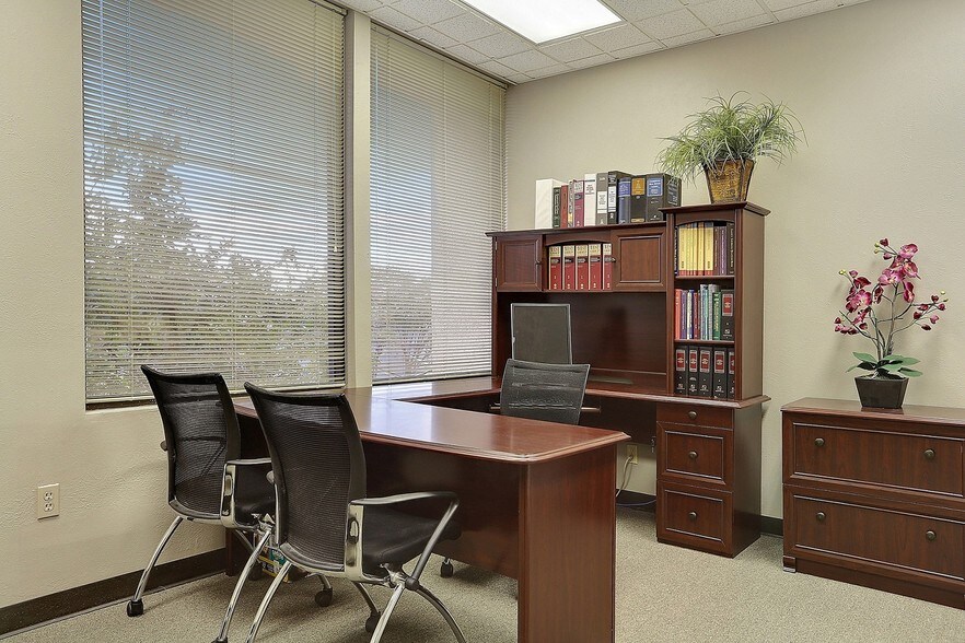 More Photos Of 824 Elmwood Park Blvd, New Orleans Medical For Lease